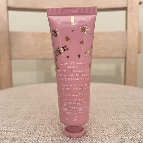 Estee Lauder Beautiful Magnolia Nourishing Hand Cream 1 oz/30 ml each- Travel - Picture 2 of 2
